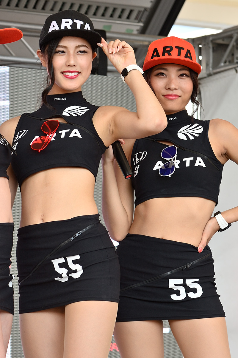 19年supergtレースクイーン画像3